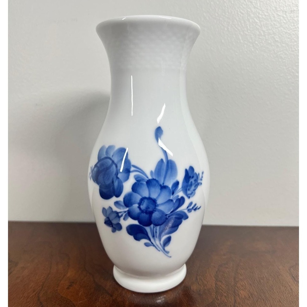 Royal Copenhagen Vase Porcelain Blue Flower White 8263 Vintage Denmark Decor 7"
